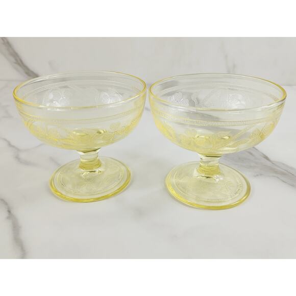 Hazel Atlas Sherbet Glasses Cloverleaf Yellow Footed 30s Depression Glass 3 1/4" - Picture 5 of 13